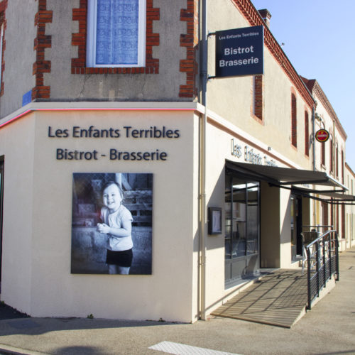 photo enfant terrible façade